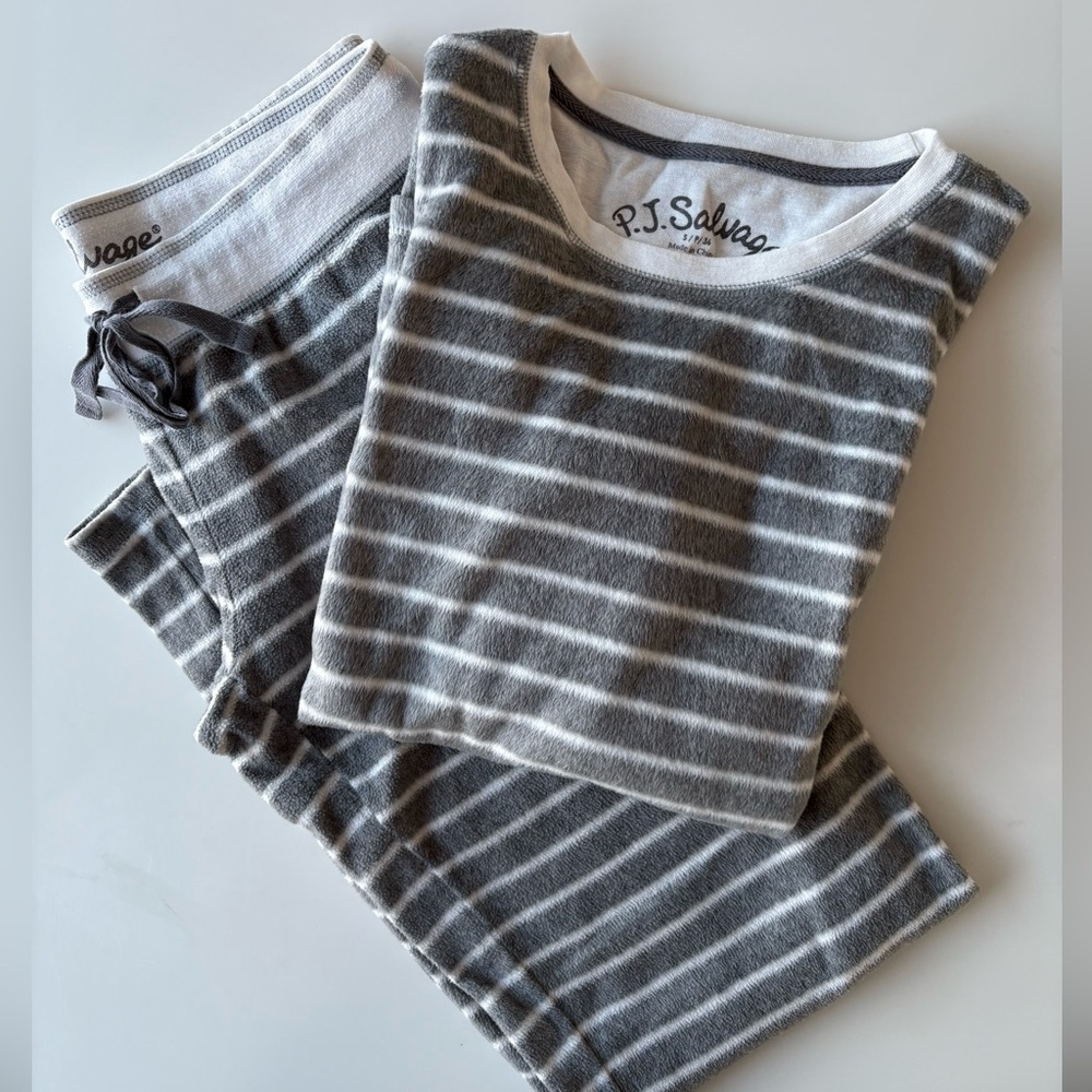 PJ SALVAGE GREY/WHITE STRIPED PAJAMA SET